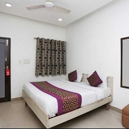 Deluxe Rooms In Jangpura ニューデリー エクステリア 写真