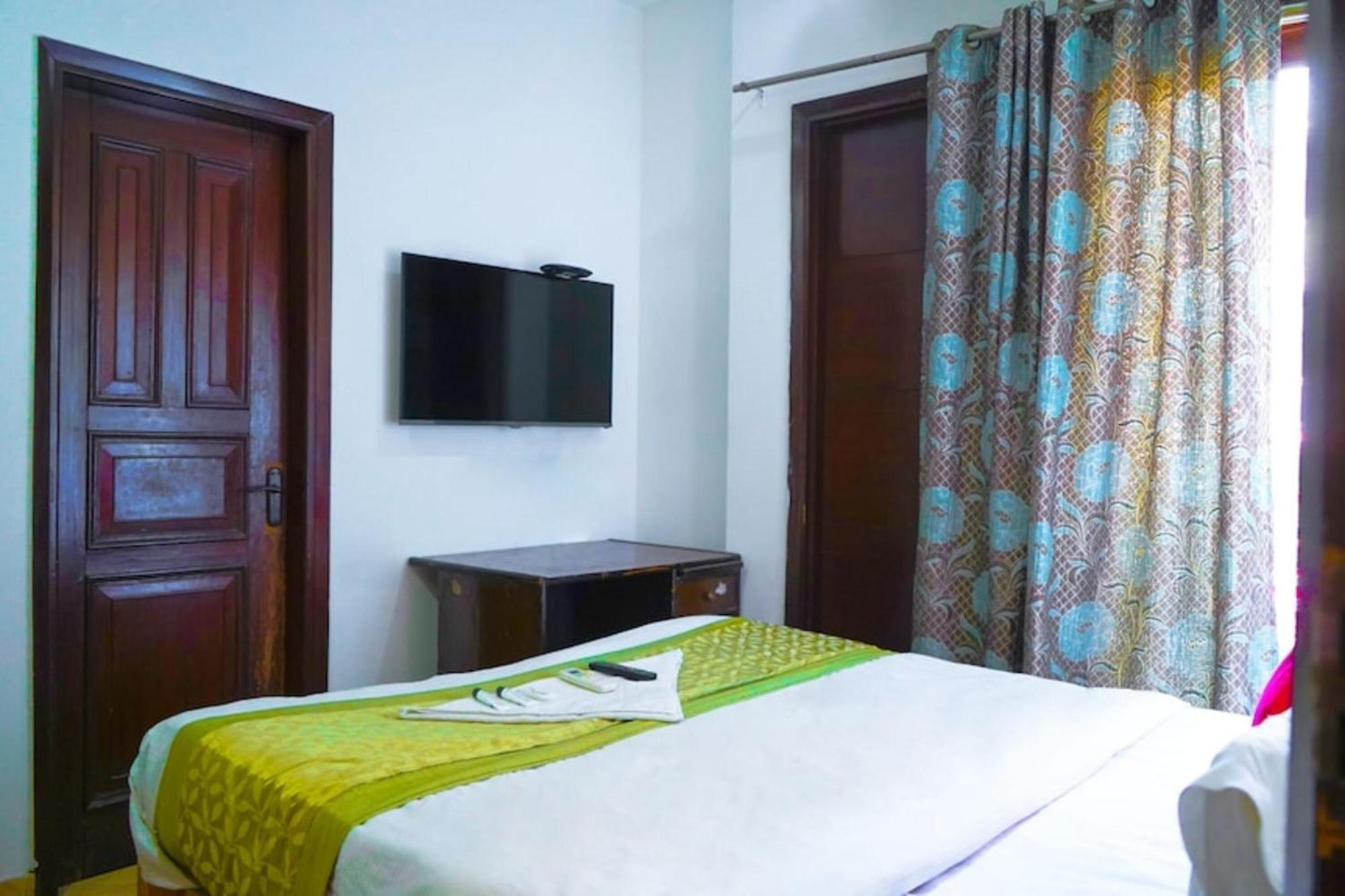 Deluxe Rooms In Jangpura ニューデリー エクステリア 写真