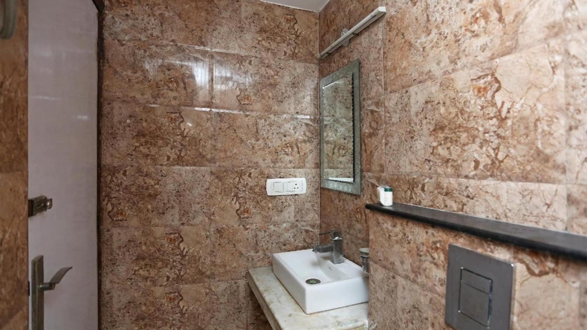 Deluxe Rooms In Jangpura ニューデリー エクステリア 写真